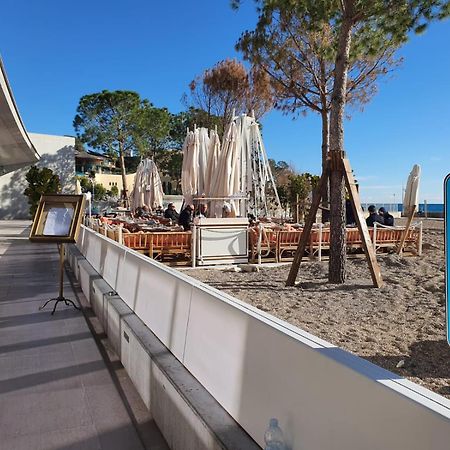 Cosy studio résidence de standing proche plage Villeneuve-Loubet Extérieur photo
